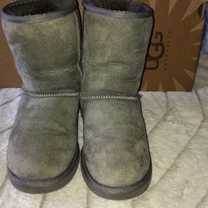Gray UGG boots!!
